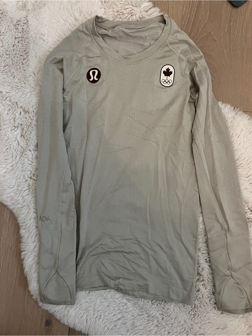 lululemon athletica Womens Olympic Long-Sleeve Athletic Shirt - Light Olive